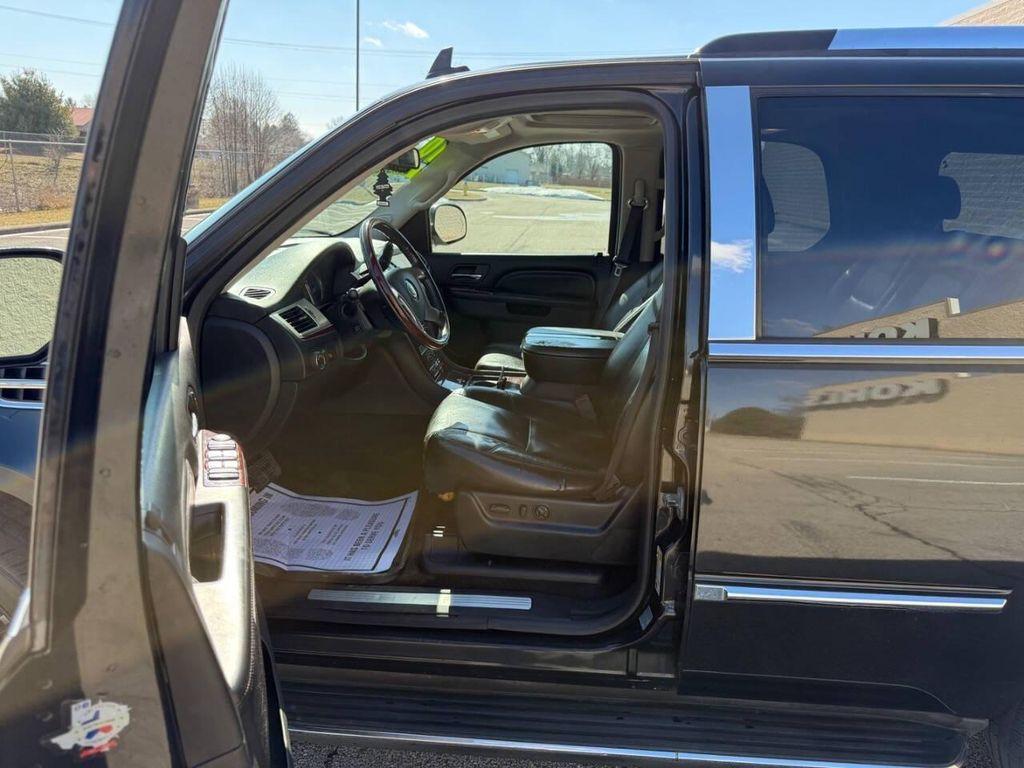used 2010 Cadillac Escalade car, priced at $7,999