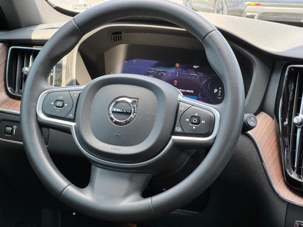 used 2022 Volvo XC60 car, priced at $26,301