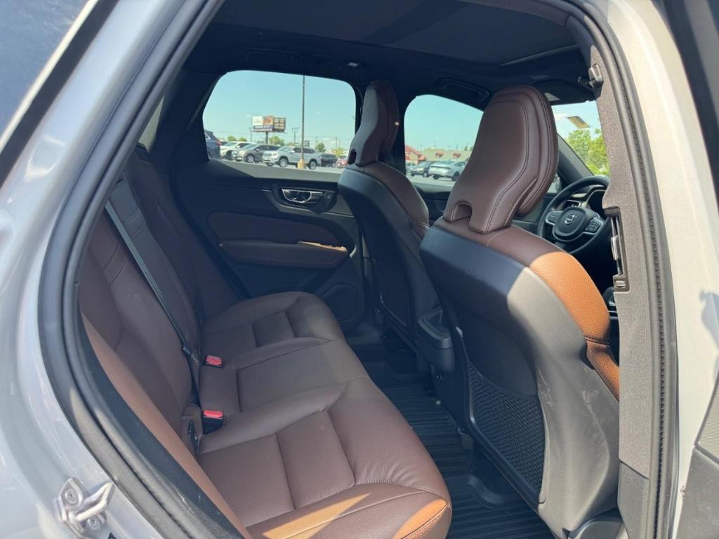 used 2022 Volvo XC60 car, priced at $26,301