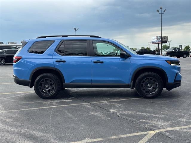 used 2025 Honda Pilot car, priced at $49,055