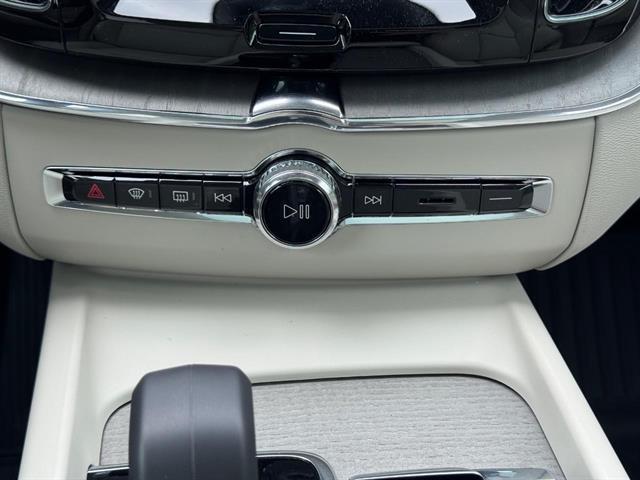 used 2024 Volvo XC60 Recharge Plug-In Hybrid car, priced at $55,919