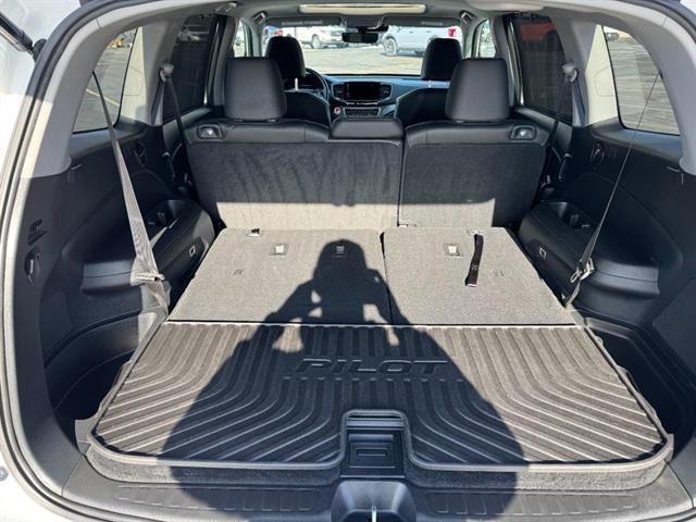 used 2022 Honda Pilot car, priced at $26,899