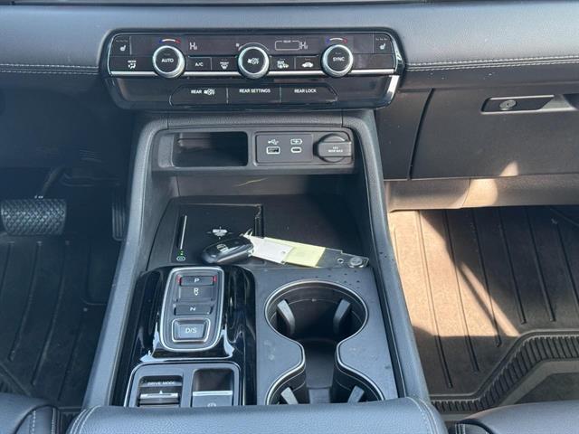 used 2025 Honda Pilot car, priced at $43,907