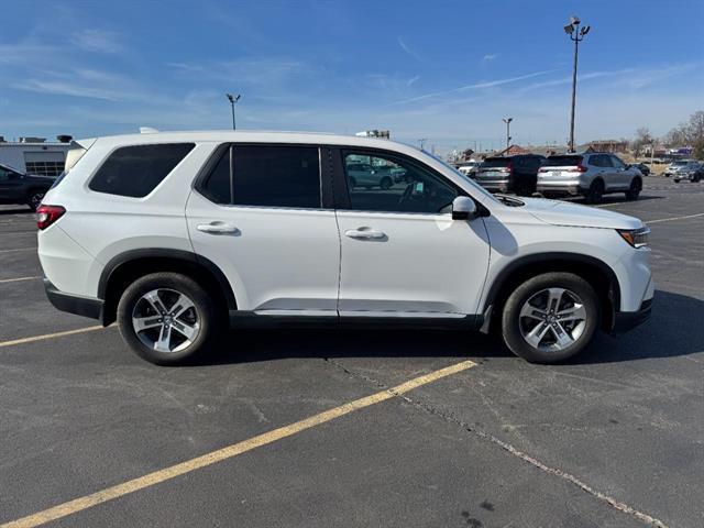 used 2025 Honda Pilot car, priced at $43,907