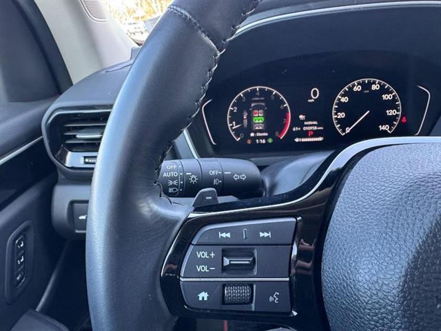 used 2025 Honda Pilot car, priced at $43,907