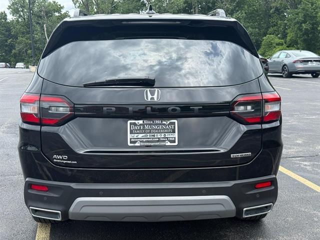 used 2025 Honda Pilot car, priced at $49,598