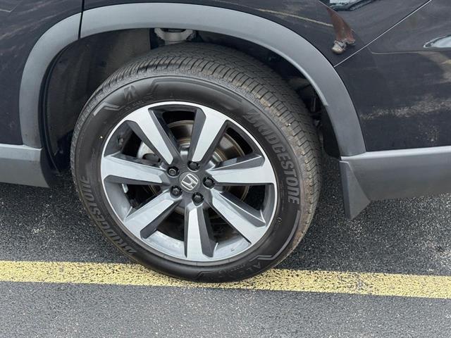 used 2025 Honda Pilot car, priced at $49,598