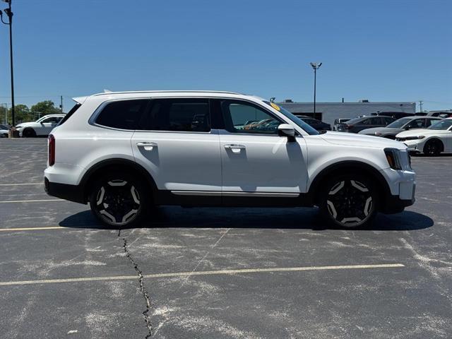 used 2023 Kia Telluride car, priced at $38,107