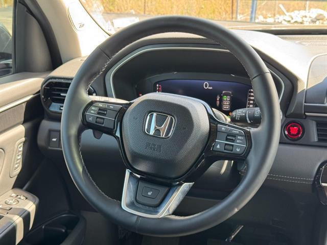 used 2025 Honda Pilot car, priced at $52,599