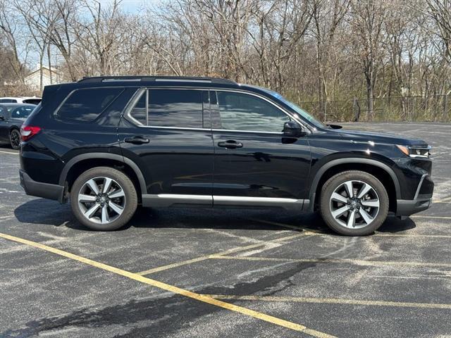 used 2025 Honda Pilot car, priced at $52,599