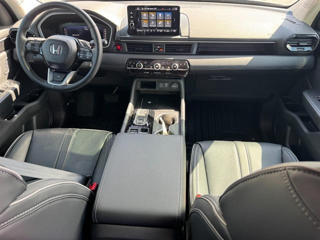 used 2025 Honda Pilot car, priced at $52,599