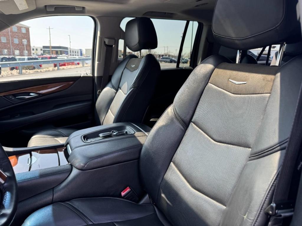 used 2019 Cadillac Escalade ESV car, priced at $30,704