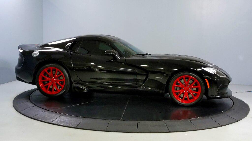 used 2013 Dodge SRT Viper car
