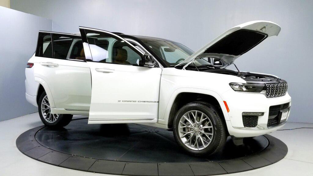 used 2025 Jeep Grand Cherokee L car, priced at $48,995