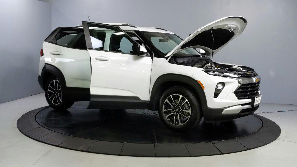 used 2025 Chevrolet TrailBlazer car, priced at $21,995