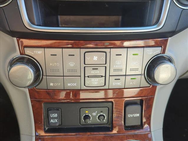 used 2013 Toyota Highlander car, priced at $11,498