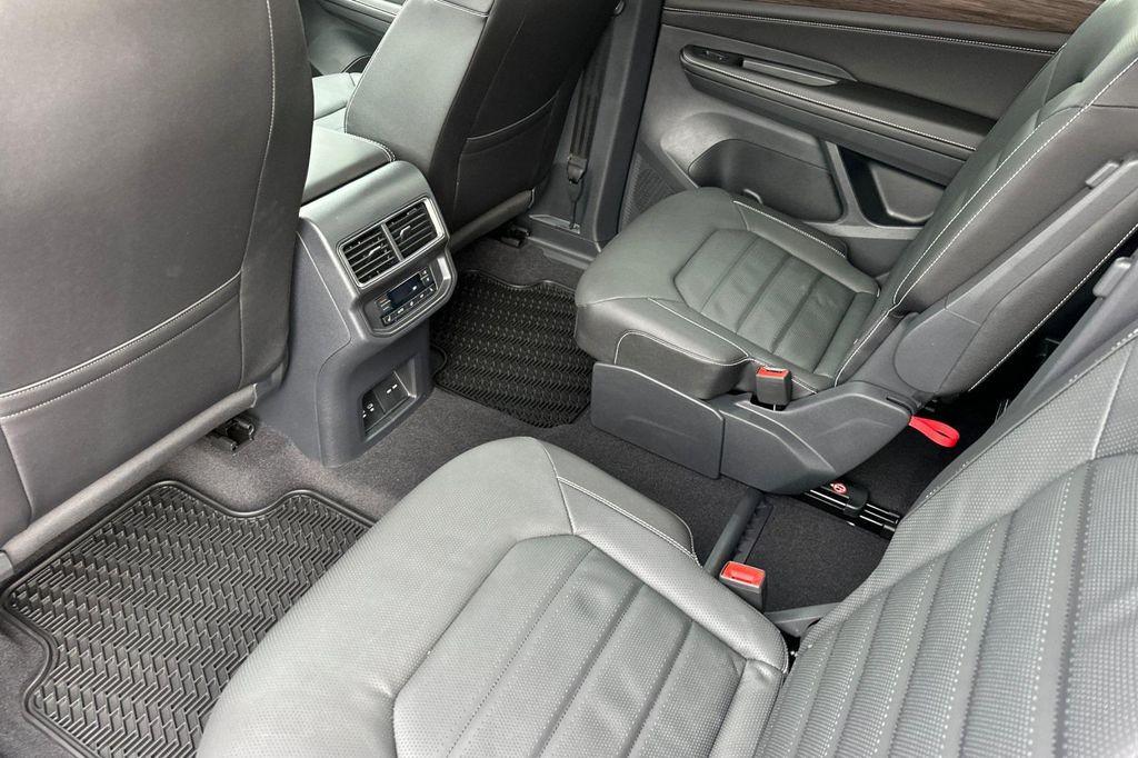 new 2026 Volkswagen Atlas car, priced at $51,014