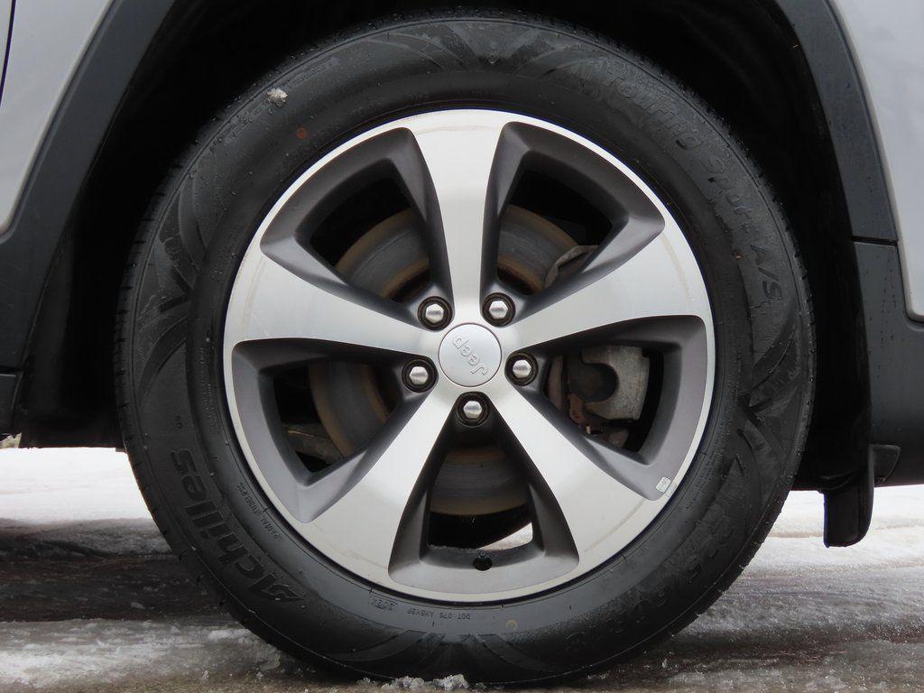 used 2020 Jeep Cherokee car, priced at $13,750