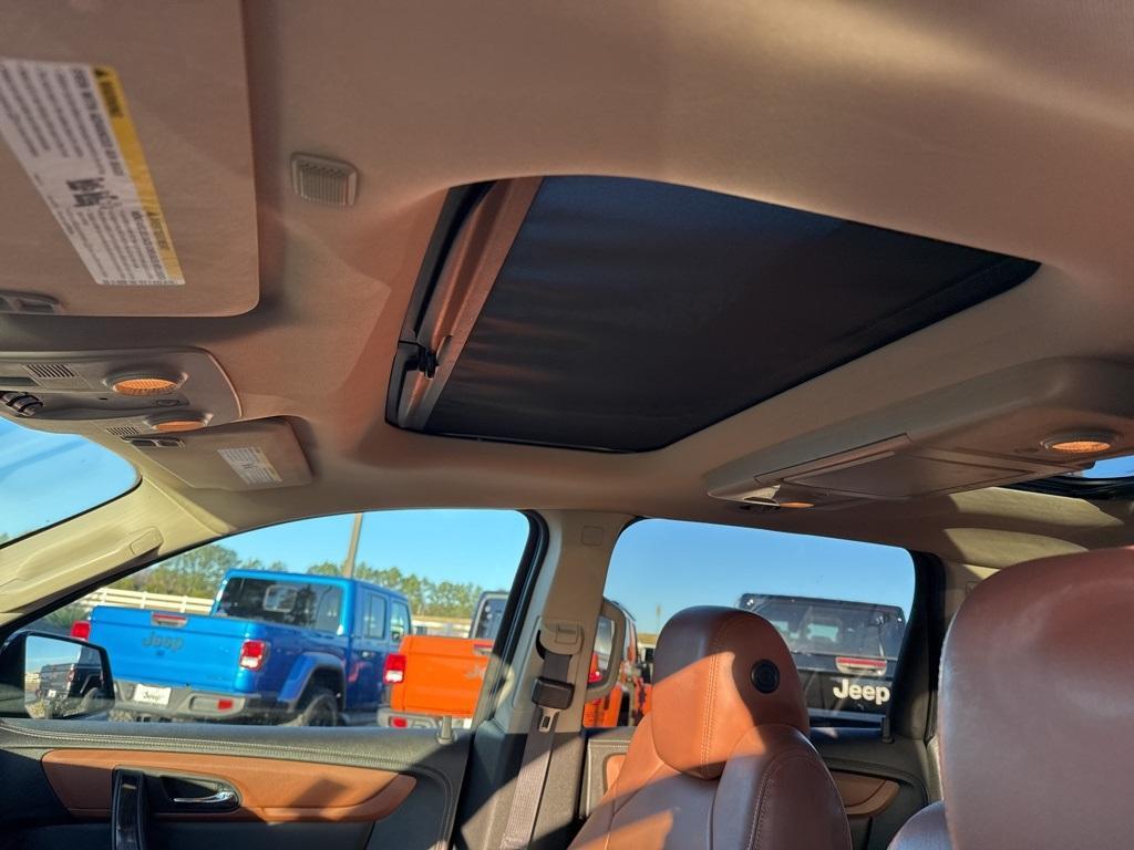 used 2015 Chevrolet Traverse car, priced at $10,377