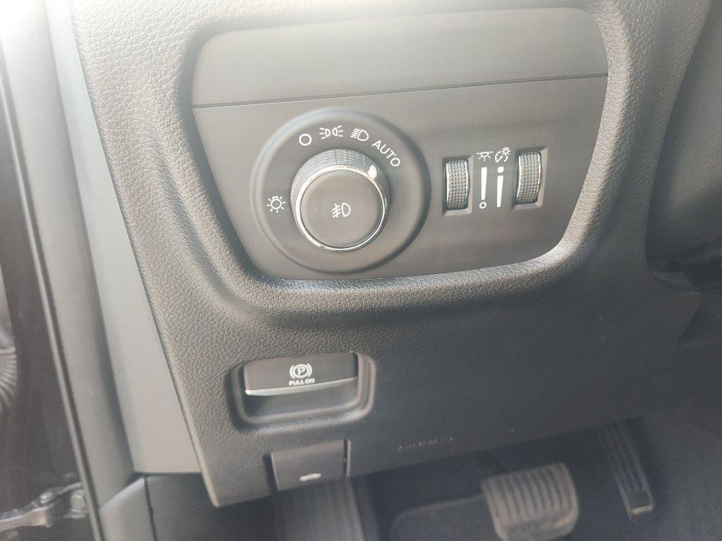 used 2024 Jeep Grand Cherokee car, priced at $37,576