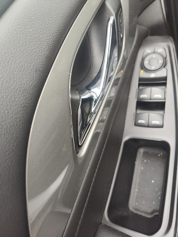 used 2023 Chevrolet Traverse car, priced at $24,124