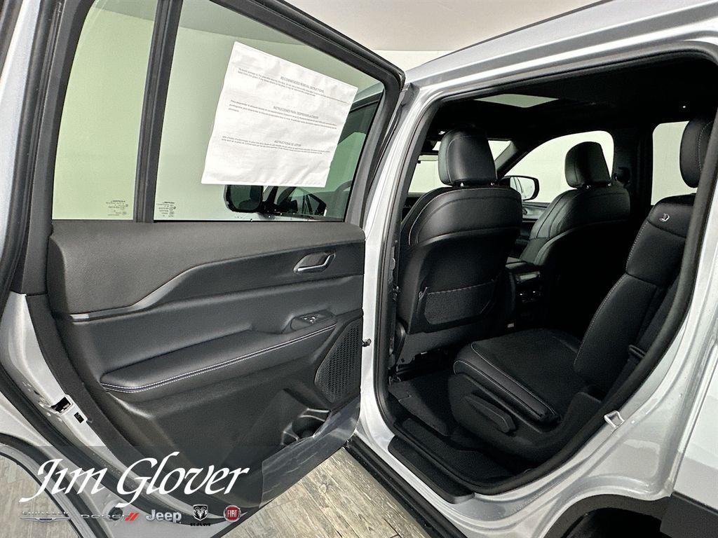 new 2025 Jeep Grand Cherokee L car, priced at $43,559