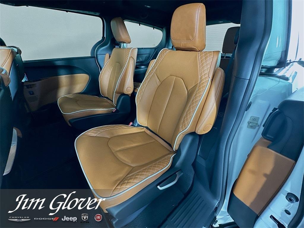 new 2026 Chrysler Pacifica car, priced at $54,344