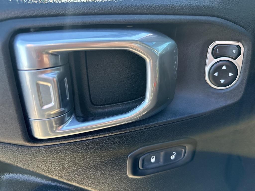 used 2020 Jeep Wrangler Unlimited car, priced at $25,260