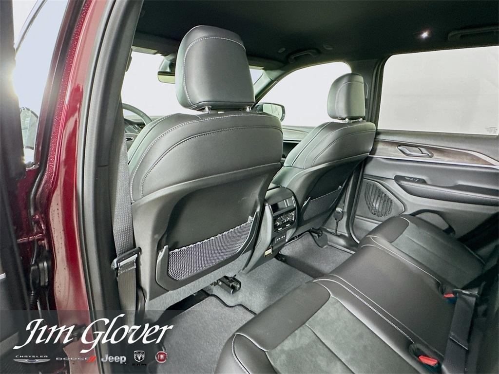 new 2026 Jeep Grand Cherokee car, priced at $47,886