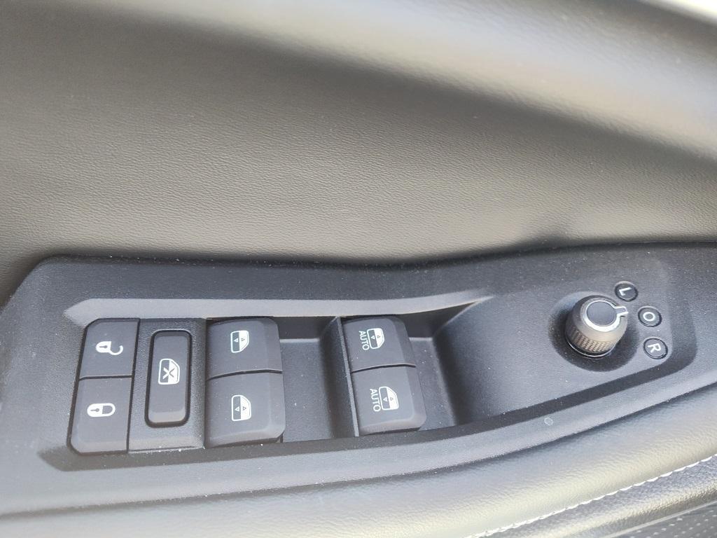 used 2025 Jeep Grand Cherokee car, priced at $40,161