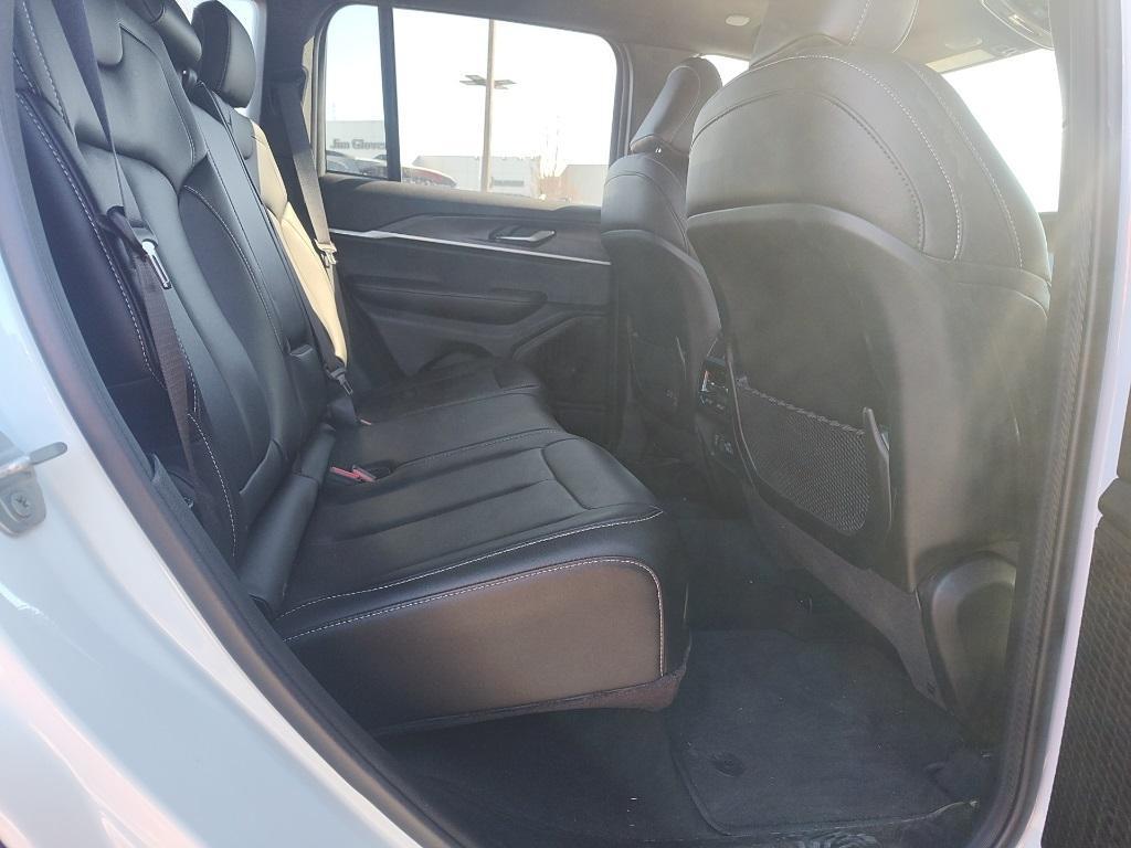 used 2025 Jeep Grand Cherokee car, priced at $40,161