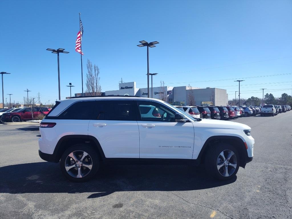 used 2025 Jeep Grand Cherokee car, priced at $40,161