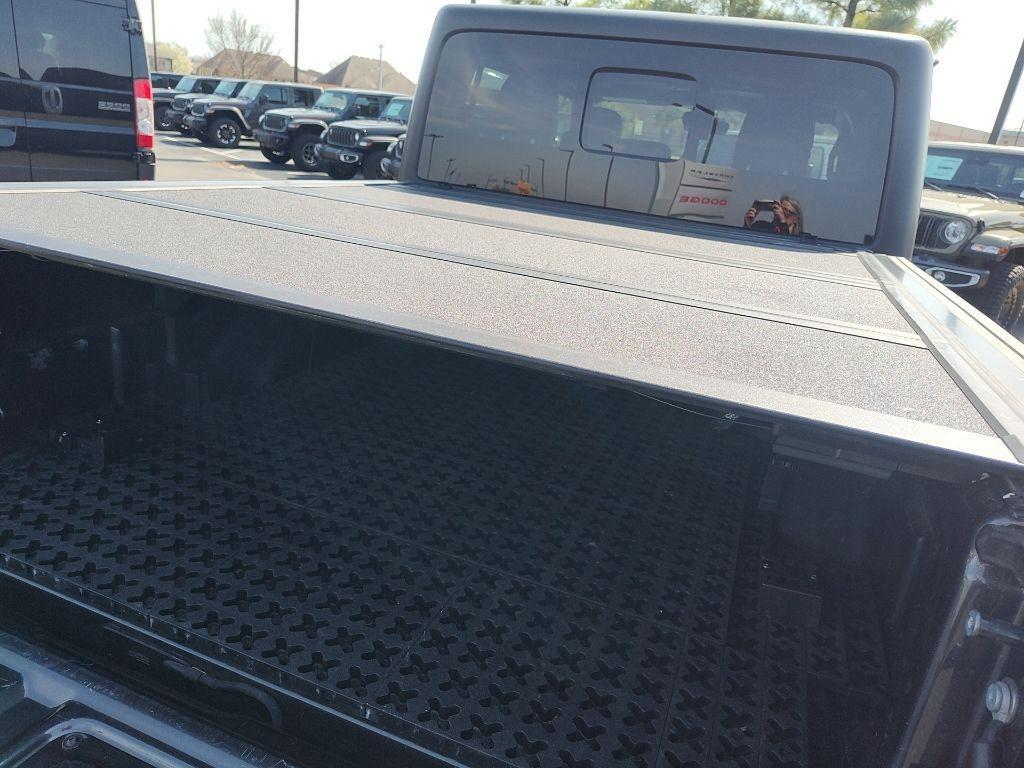 used 2023 Jeep Gladiator car, priced at $40,432