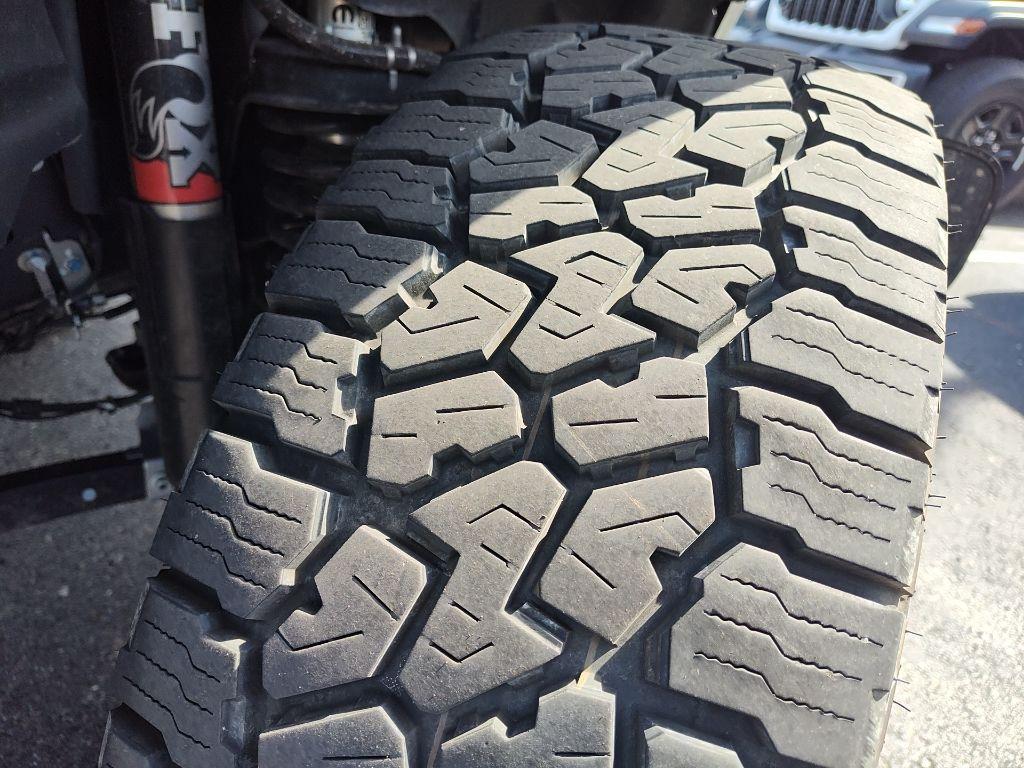 used 2023 Jeep Gladiator car, priced at $40,432