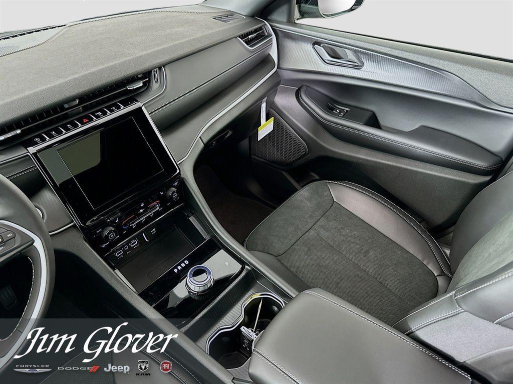 new 2025 Jeep Grand Cherokee L car, priced at $43,158