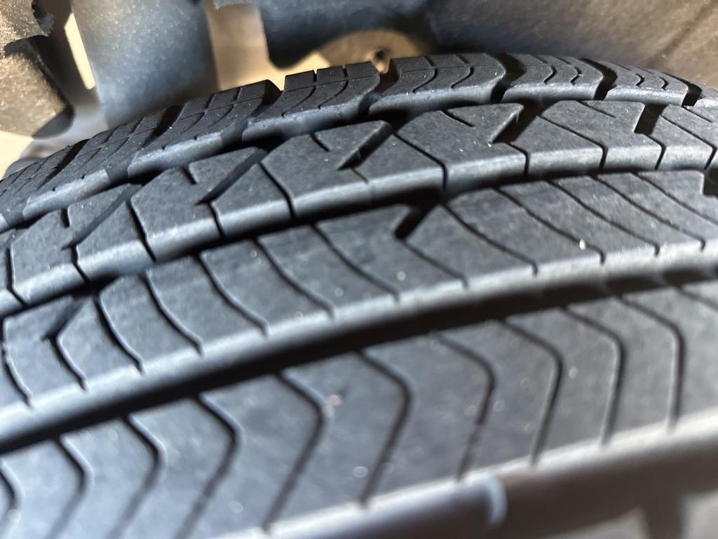 used 2020 Volvo XC40 car, priced at $22,849