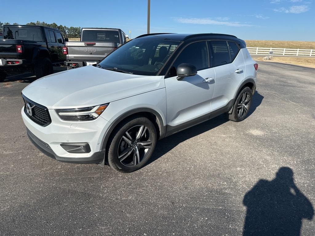 used 2020 Volvo XC40 car, priced at $22,849