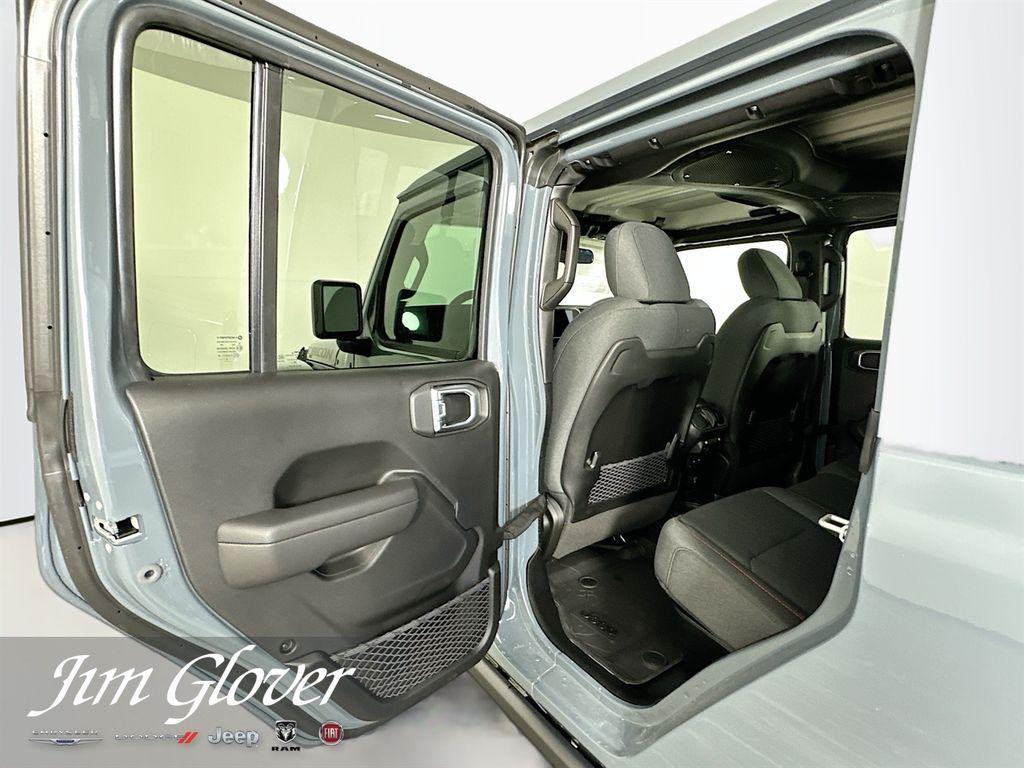 new 2026 Jeep Gladiator car, priced at $65,601