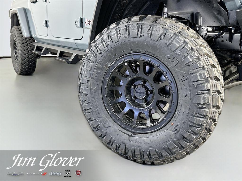 new 2026 Jeep Gladiator car, priced at $65,601