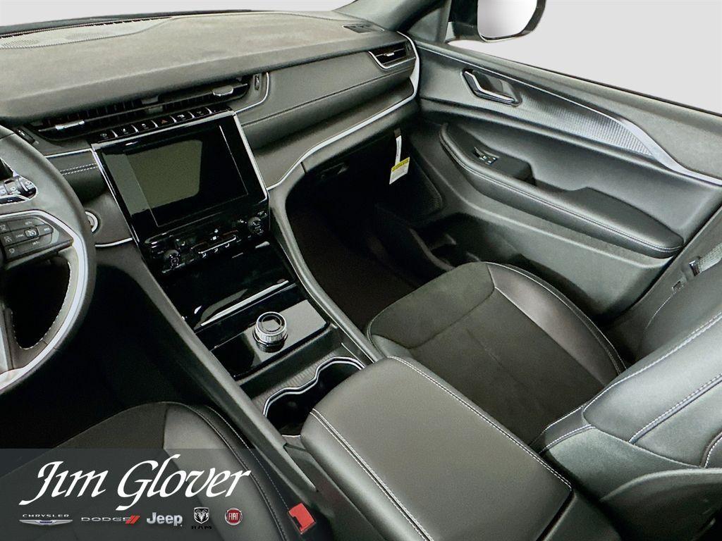 new 2025 Jeep Grand Cherokee L car, priced at $43,033