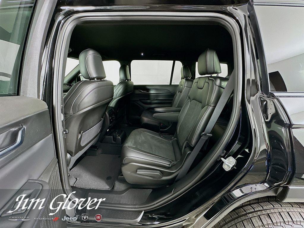 new 2025 Jeep Grand Cherokee L car, priced at $40,253