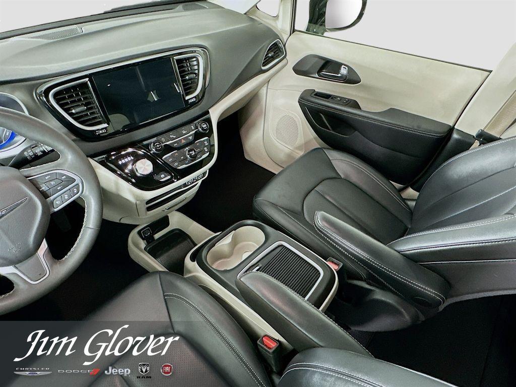 used 2024 Chrysler Pacifica car, priced at $26,546