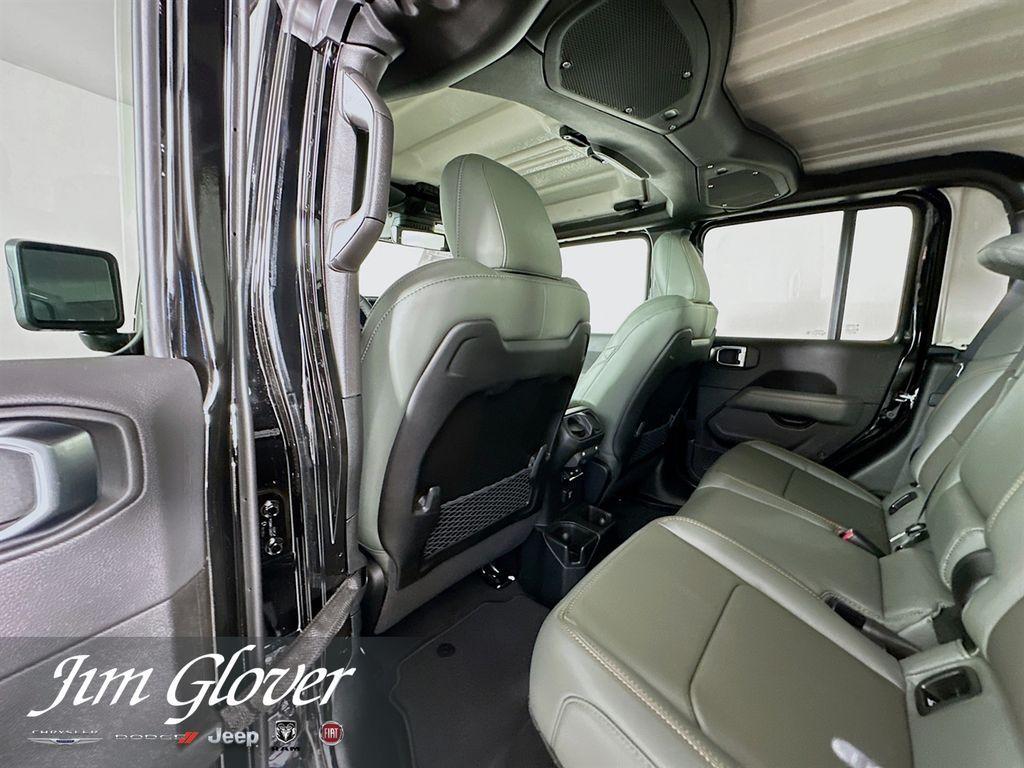 new 2025 Jeep Gladiator car, priced at $52,199