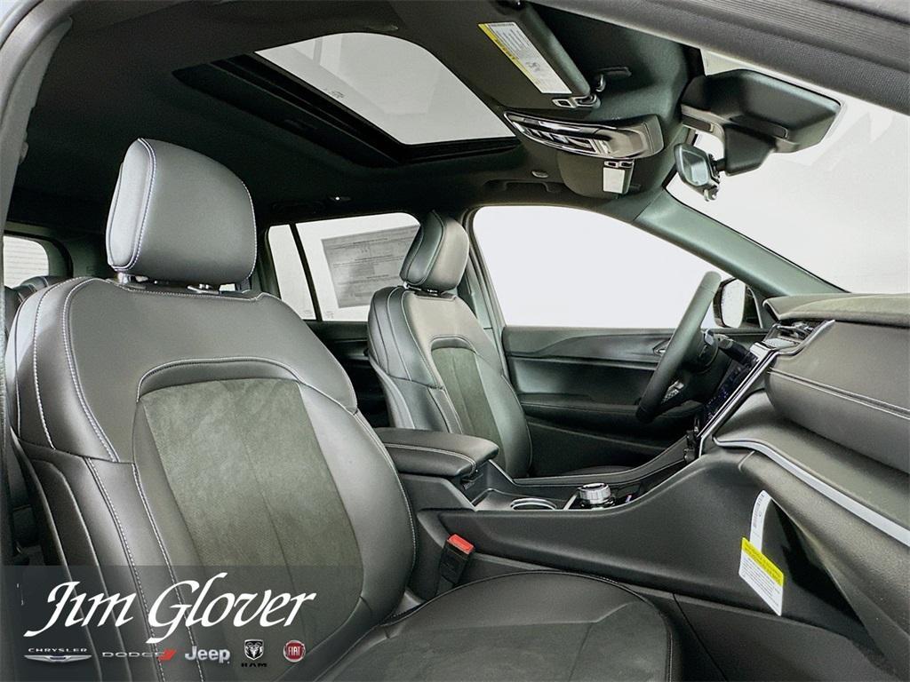 new 2025 Jeep Grand Cherokee car, priced at $41,224