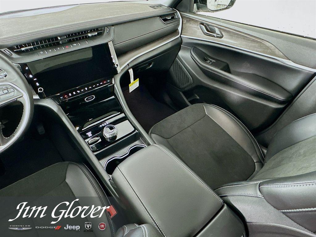 new 2026 Jeep Grand Cherokee car, priced at $45,755