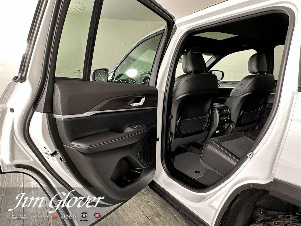 new 2026 Jeep Grand Cherokee car, priced at $45,755