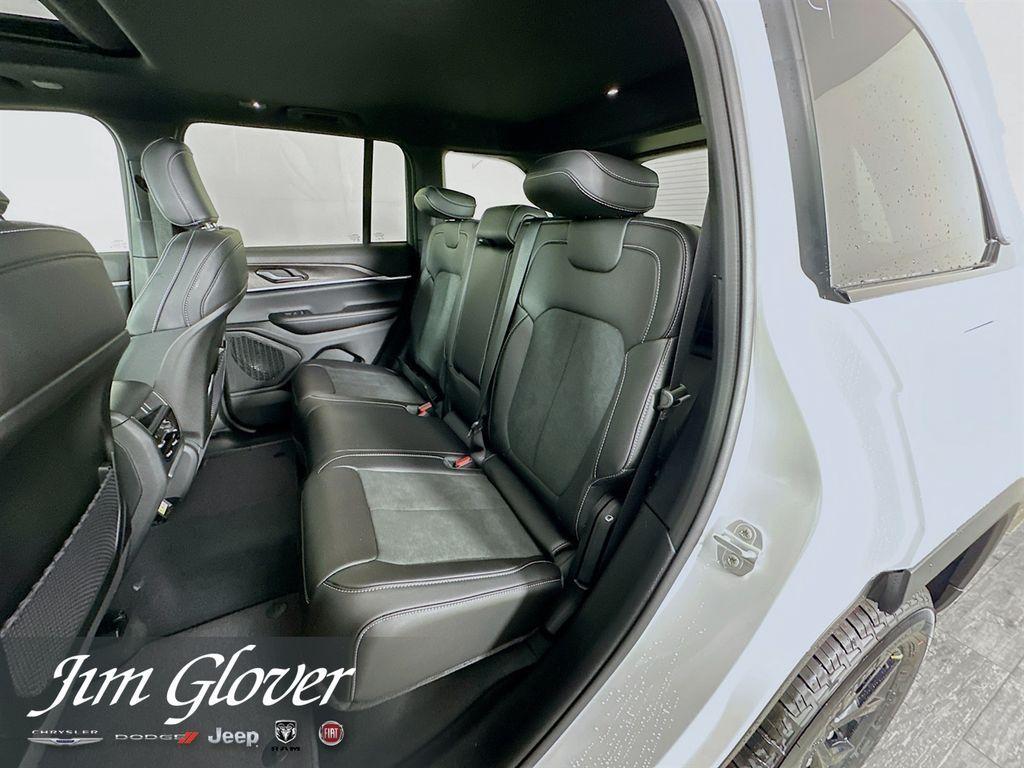 new 2026 Jeep Grand Cherokee car, priced at $45,755