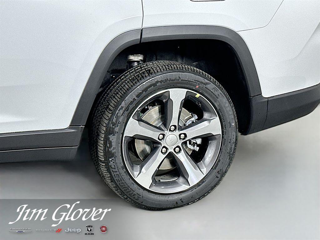 new 2026 Jeep Grand Cherokee L car, priced at $44,261