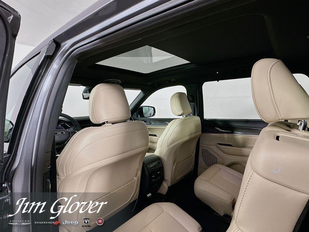 new 2025 Jeep Grand Cherokee L car, priced at $52,397