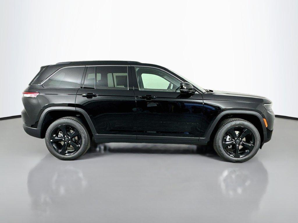 new 2027 Jeep Grand Cherokee car, priced at $48,615